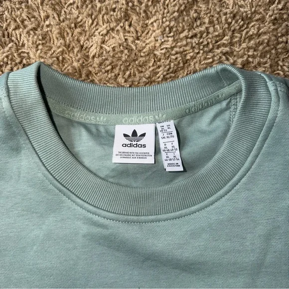 Women's Adidas Essentials Oversized Sweatshirt Size XL - Picture 5 of 5